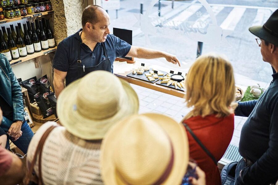 Lyon: Food Walking Tour with a Local Guide - The first tasting: Lyon’s cold cuts and local wine