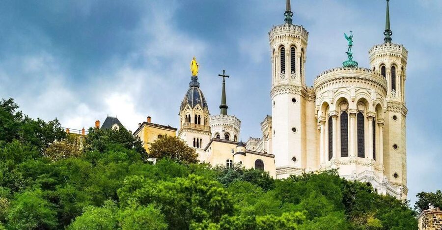 Lyon: Old District Private Guided Walking Tour - Why Vieux Lyon works so well for a first walk