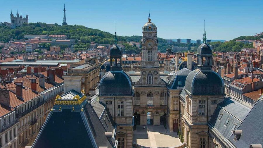 Lyon: Old District Private Guided Walking Tour - Walking Juiverie Street and the old quarter