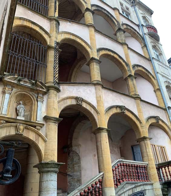 Lyon: Private Walking Tour of "Traboules" in the Old Town - Religion, politics, and Lyon’s complicated past