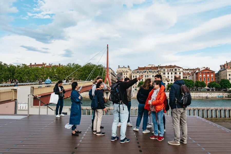 Lyon: Vieux Lyon Food Tasting Walking Tour - The guide can make or break the four hours