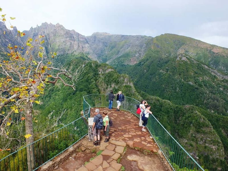 Madeira: Santana Jeep Safari and Referta Levada Walk - Santana’s houses and the two-hour lunch stop