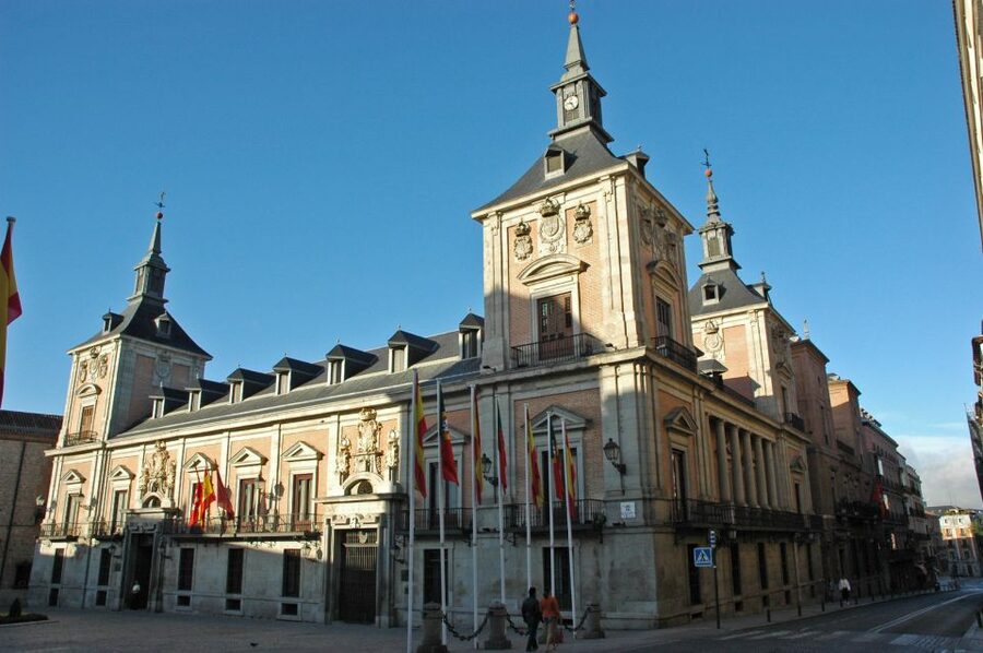 Madrid: 1.5-Hour City Highlights Guided Walking Tour - Starting at the Monument to San Pedro