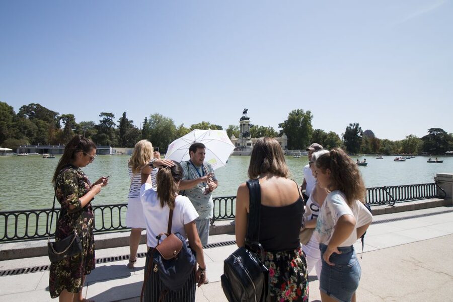 Madrid: 1.5-Hour Retiro Park Guided Walking Tour - The first paths and the story of El Retiro