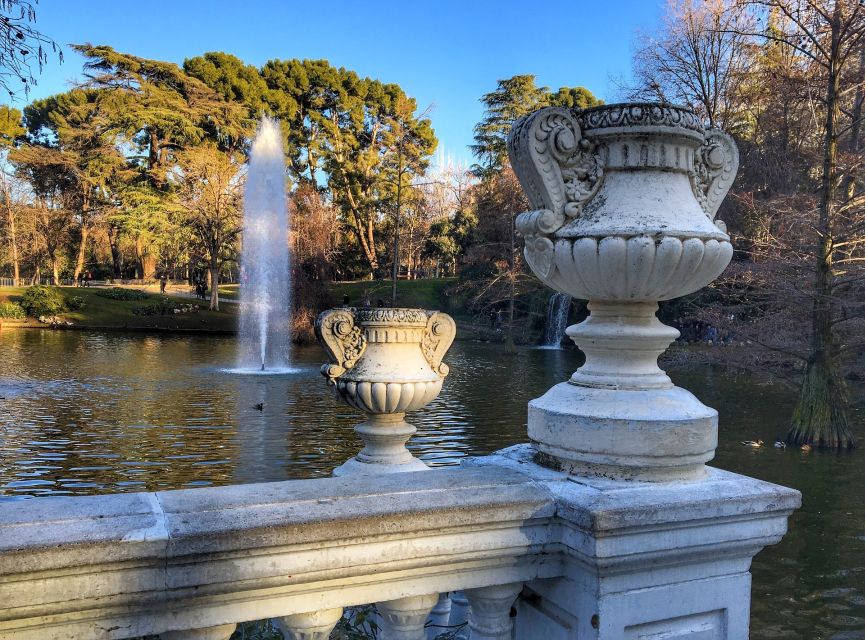 Madrid: 1.5-Hour Retiro Park Guided Walking Tour - What the guides add to the experience