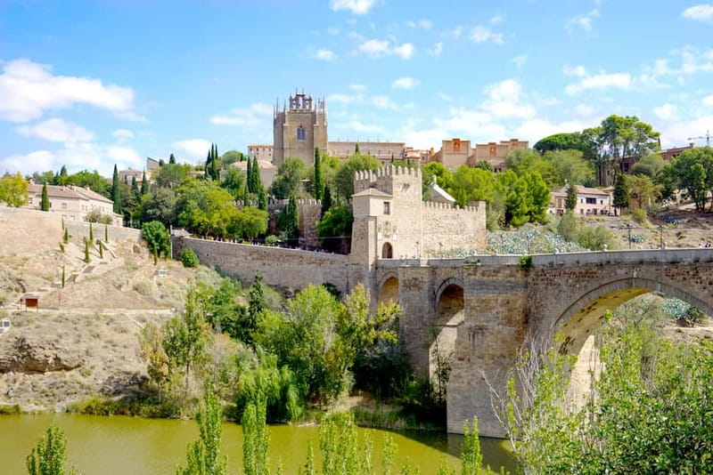 Madrid: 6-Hour Day Trip to Toledo with Guided Walking Tour - Entering Toledo through Plaza de Zocodover