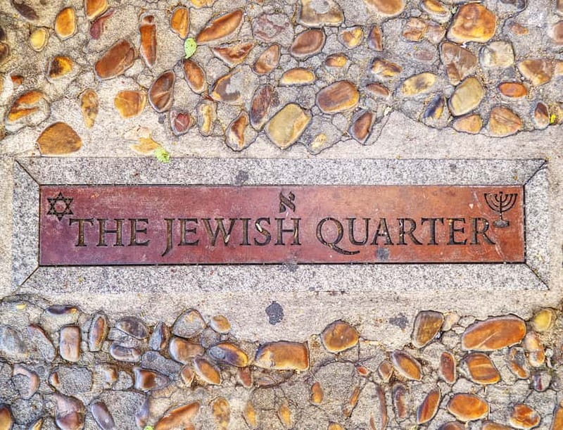 Madrid: 6-Hour Day Trip to Toledo with Guided Walking Tour - Free time in the Jewish Quarter