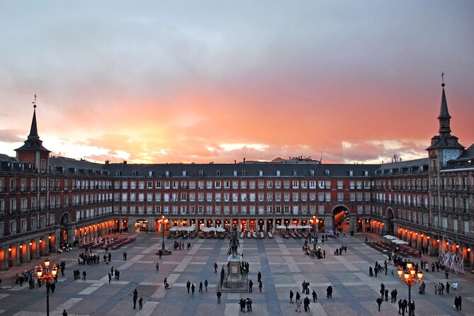 Madrid Best Walking Tour: Old city and Royal sites - Plaza de España and the literary side of Madrid