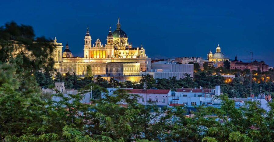 Madrid: City Highlights Guided Walking Tour - Why this walk works well on your first day