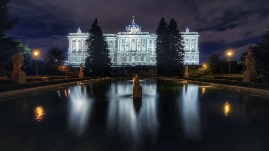 Madrid: City Highlights Guided Walking Tour - Calle Mayor and the medieval city