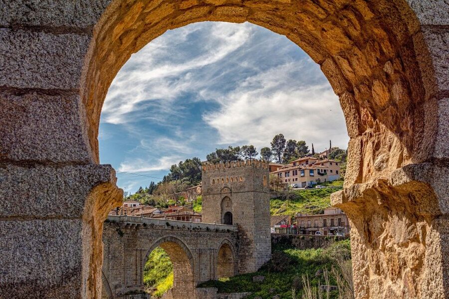 Madrid: Day Trip to Toledo with Walking Tour & Small Group - The 1.5-hour bus ride from Plaza de España
