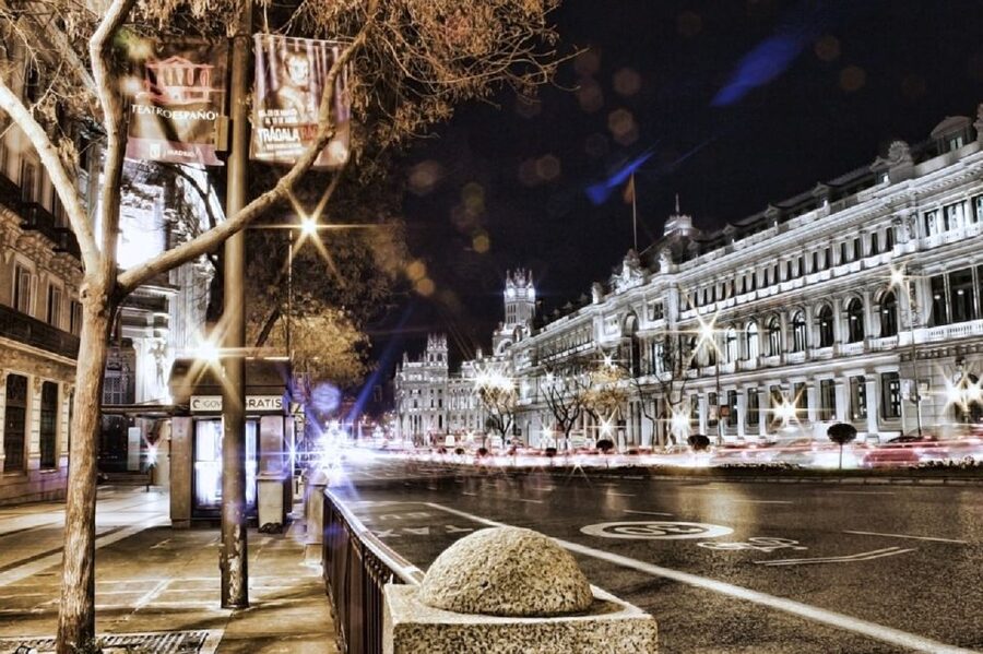 Madrid: Enchanted Evening Walking Tour in Spanish - Plaza Mayor after the crowds thin out