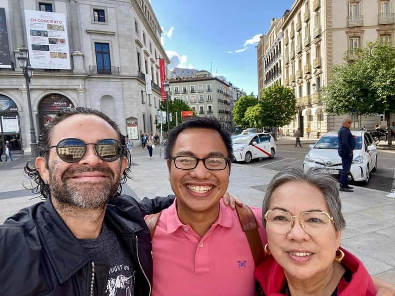 Madrid: Old Town & Poets District Guided Walking Tour - Teatro Español and the social life of Plaza de Santa Ana