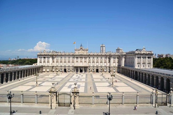 Madrid Old Town & Royal Palace Walking Tour Skip the Line Ticket - Mercado de San Miguel and Madrid’s food culture