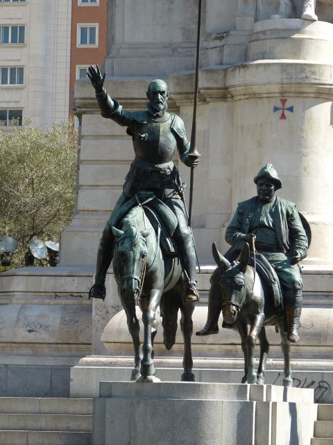 Madrid: Private Walking Tour with a Local - Food, street art, and everyday Madrid