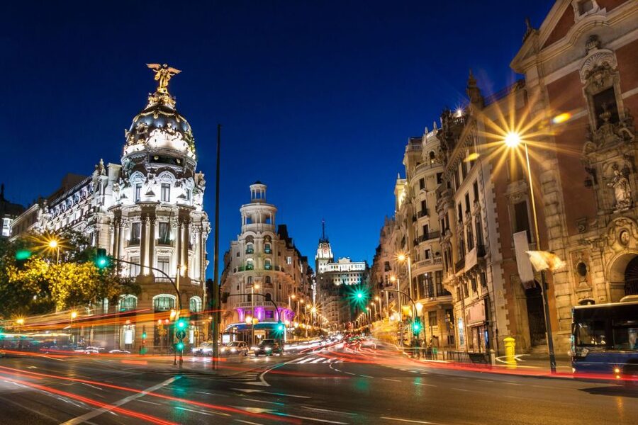 Madrid: Sunset Walking Tour with Optional Flamenco Show - El Madrid de los Austrias and the old city center