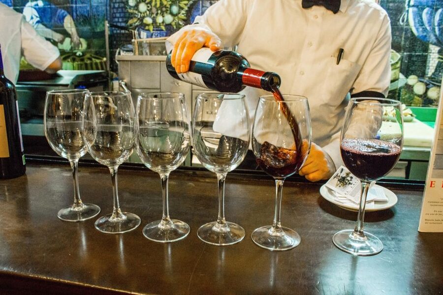 Madrid: Tapas & Wine Tasting Tour with Local Guide - The final stop in Madrid de los Austrias