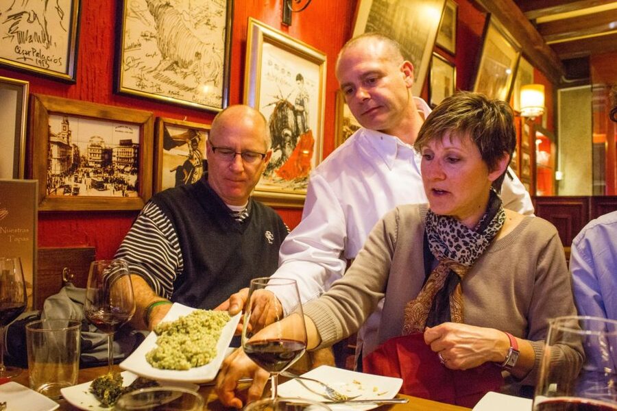 Madrid: Tapas & Wine Tasting Tour with Local Guide - Why the guides matter