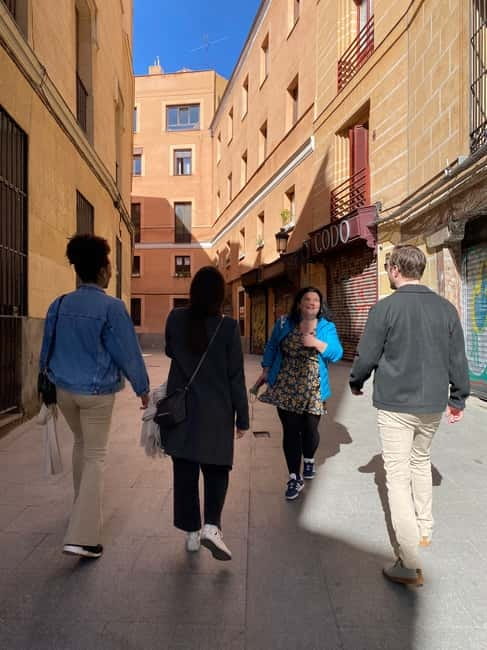 Madrid: Welcome to Madrid Guided Walking Tour - Key things to know before booking