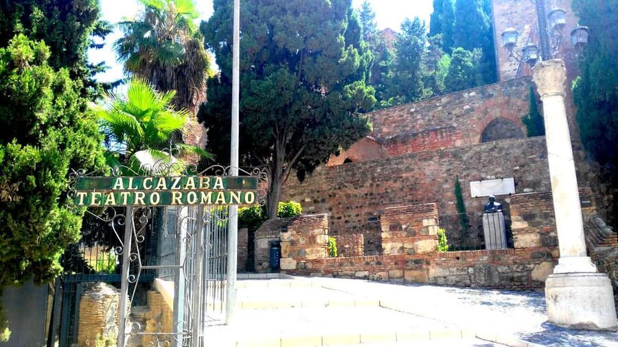 Málaga: 2h Walking Historical Tour–Art, Culture and Legends - Roman Theatre and the city beneath your feet