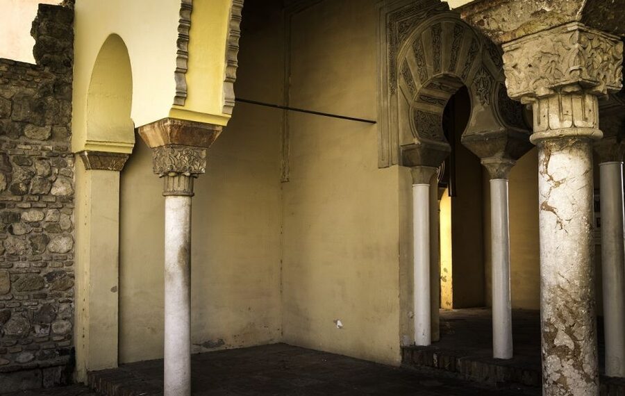 Málaga: 3-Hour Complete Walking Tour with Tickets - Guides make or break the experience