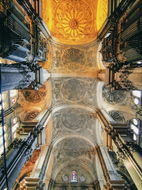 Málaga: 3-Hour Complete Walking Tour with Tickets - Who should book it?