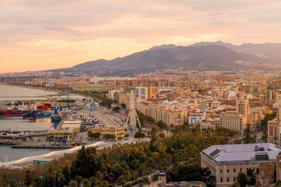Malaga: Walking Tour of Must-See Attractions - Key Points Before You Book