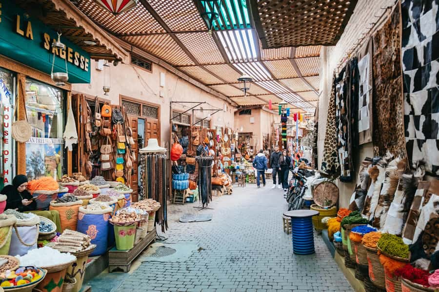 Marrakech: Colorful Medina Souks Guided Walking Tour - Why a guided walk helps in Marrakech