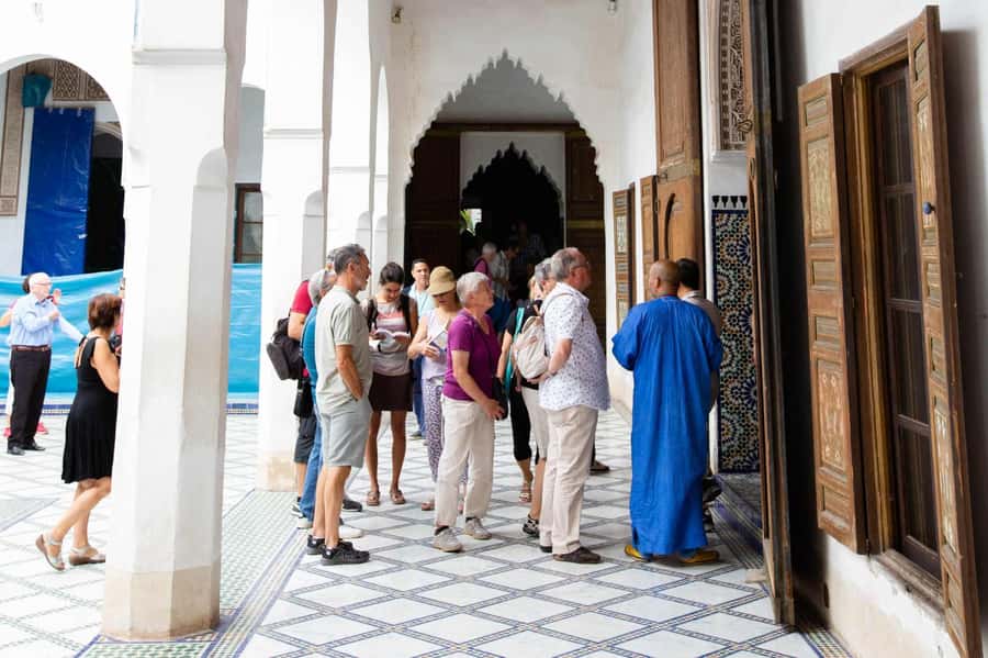Marrakech: Monuments, Souks and Medina Guided Walking Tour - Walking the Medina without losing your bearings