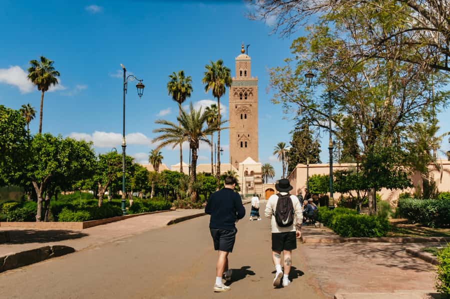 Marrakech: Saadian Tombs & Bahia Palace, Medina Guided Tour - Meeting at Café de France and finding your bearings