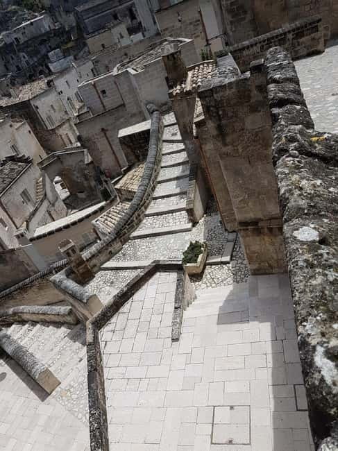 Matera: Classic Guided Walking Tour - Walking into the Sassi for two hours