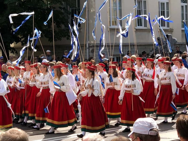 Medieval Tallinn 2-Hour Old Town Walking Tour - Narrow lanes and the story of Short Leg Street