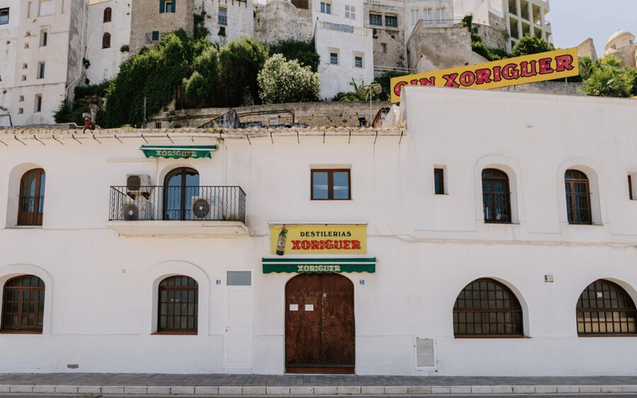 Menorca: Mahon Guided Walking Tour with History & Tastings - Finishing at the Xoriguer Distillery