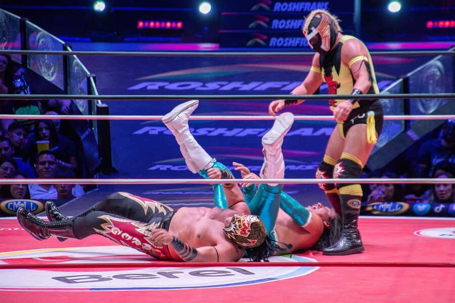 Mexico City: Lucha Libre Show, Walking Tour & Tequila - Walking through the historic center