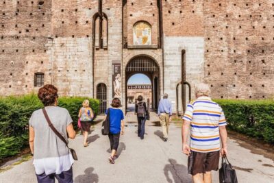Guided Walking Tour & Last Supper Visit with Ticket