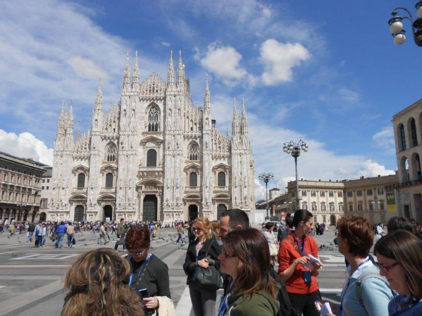 Milan: Private or Shared Essential Walking Tour - What the guide adds to a short route