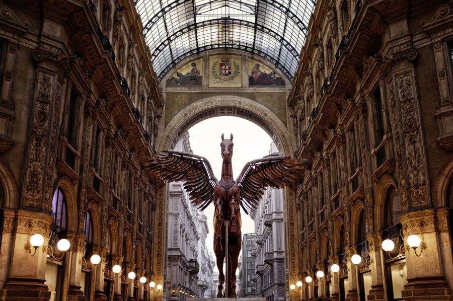 Milan: Private Walking Tour with a Local - Meeting Near Piazza dei Mercanti or Leonardo’s Statue