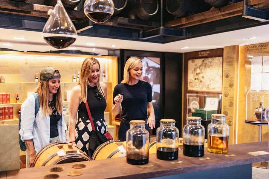 Milan: Street Food Walking Tour - Why the guides matter