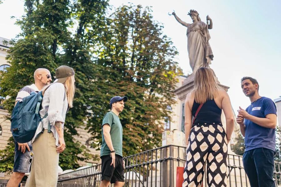 Milan: Street Food Walking Tour - Group size, pace, and access