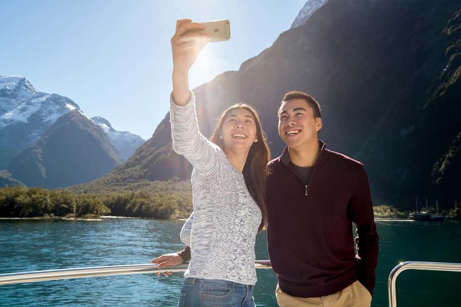 Milford Sound: Nature Cruise & Milford Track Walk - Starting at Deepwater Basin and reaching Sandfly Point