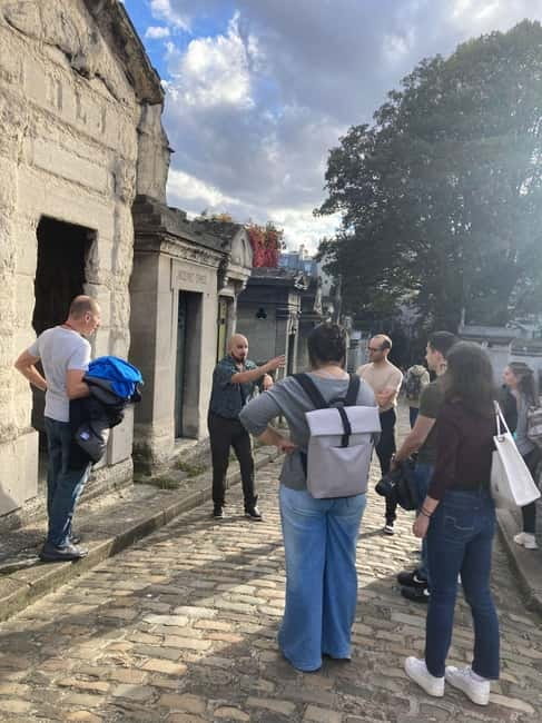 Montmartre for Art Lovers - Walking tour with Expert Guide - The sketching session is more than a souvenir