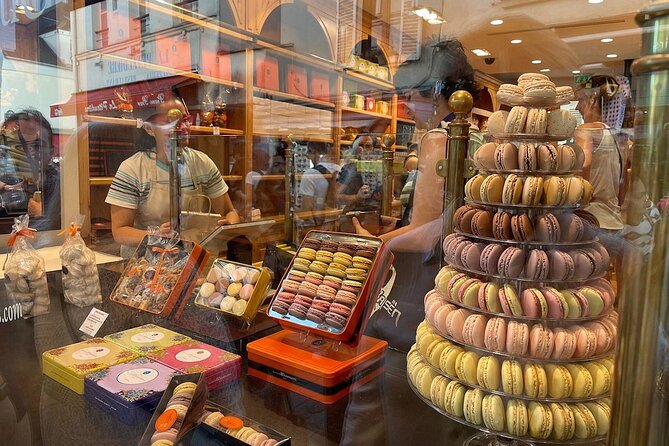 Montmartre Hill French Gourmet Food and Wine Tasting Walking Tour - The wine-and-cheese stop matters