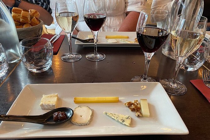 Montmartre Hill French Gourmet Food and Wine Tasting Walking Tour - What the guides add to the experience