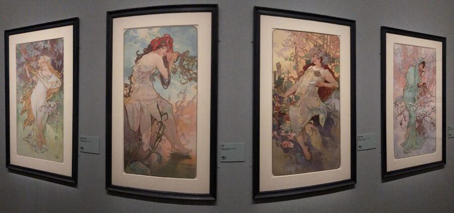 Montmartre & Sacré Coeur: 2.5-Hour Walking Tour - From Moulin Rouge to the Old Artists’ Quarter