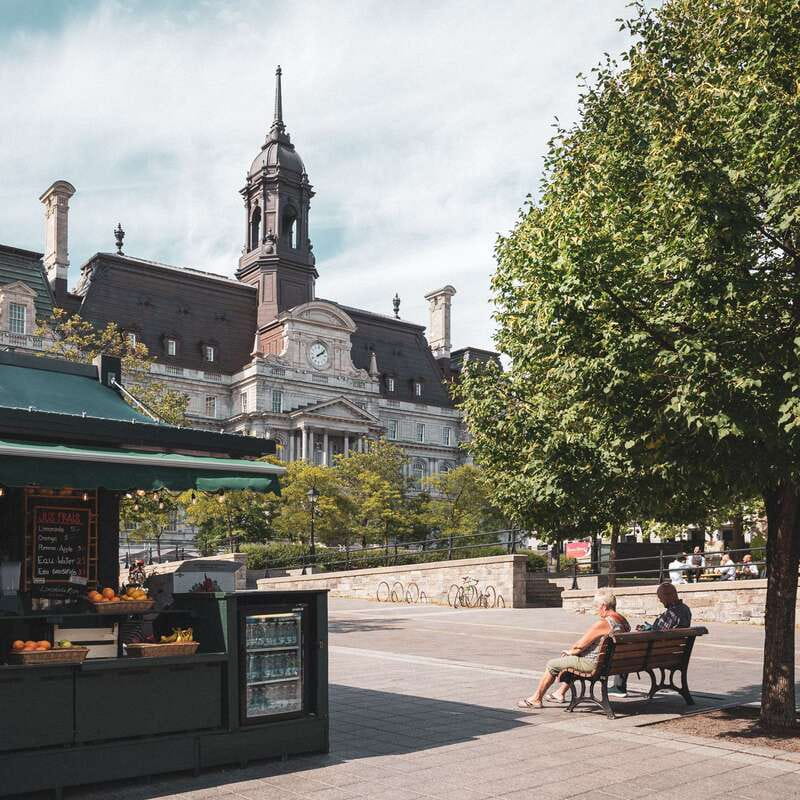 Montreal: Old Montreal Guided Walking Tour - Saint-Paul Street and the pleasure of wandering