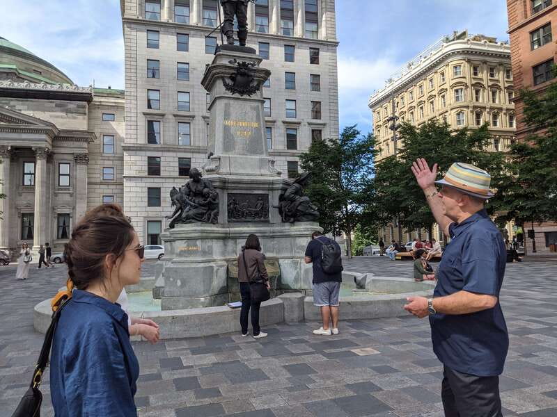 Montréal: Old Town Small Group Guided Walking Tour - Starting at Place d’Youville