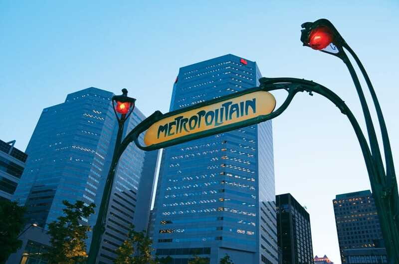 Montréal: Old Town Small Group Guided Walking Tour - Why eight people can be worth $51