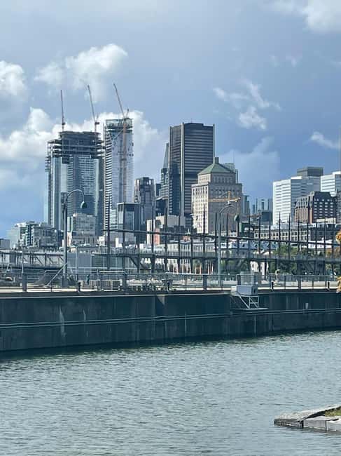 Montreal: Private Walking Tour with a Local - What the $40 price buys you