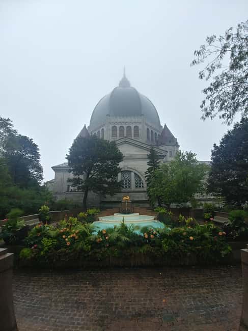 Montreal: Private Walking Tour with a Local - Meeting at the Montreal Museum of Fine Arts
