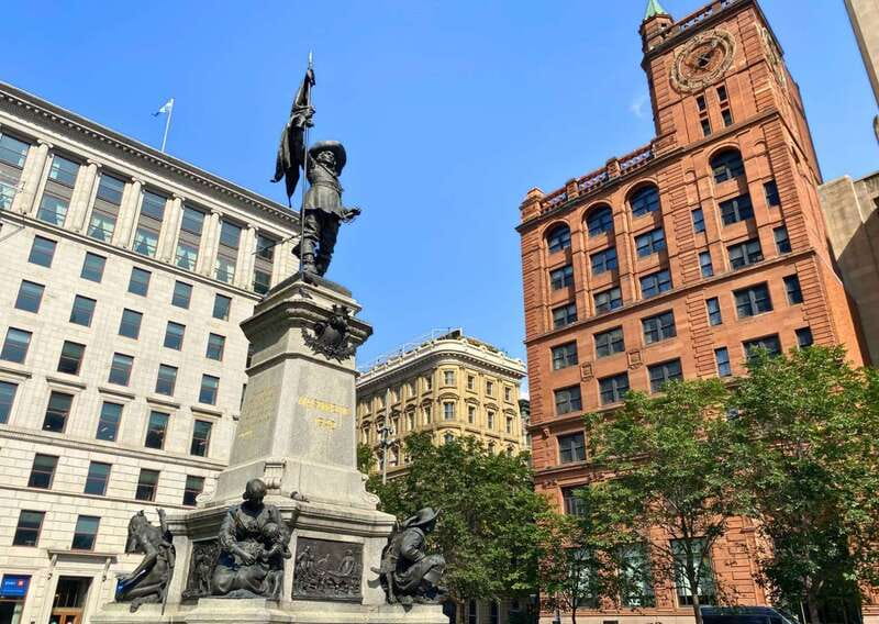 Montréal: The Original Old Montréal Walking Tour - Cobblestones, stone façades, and the city’s French character
